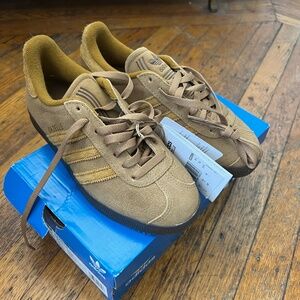 Adidas Gazelle in Desert Brown NWT